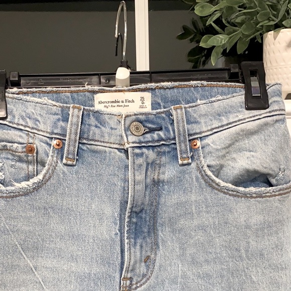 Abercrombie & Fitch High Rise Mom Jean - Picture 2 of 3